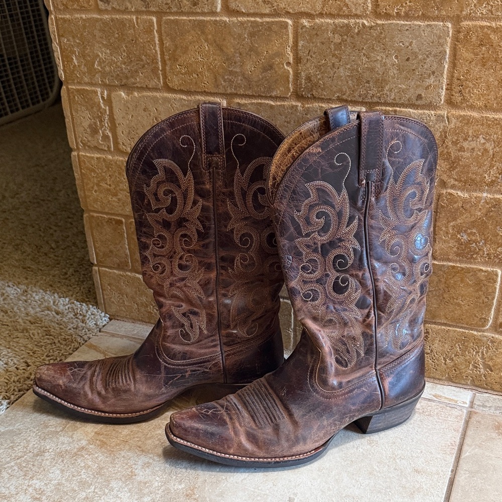 Ariat Distressed Brown Leather Boots